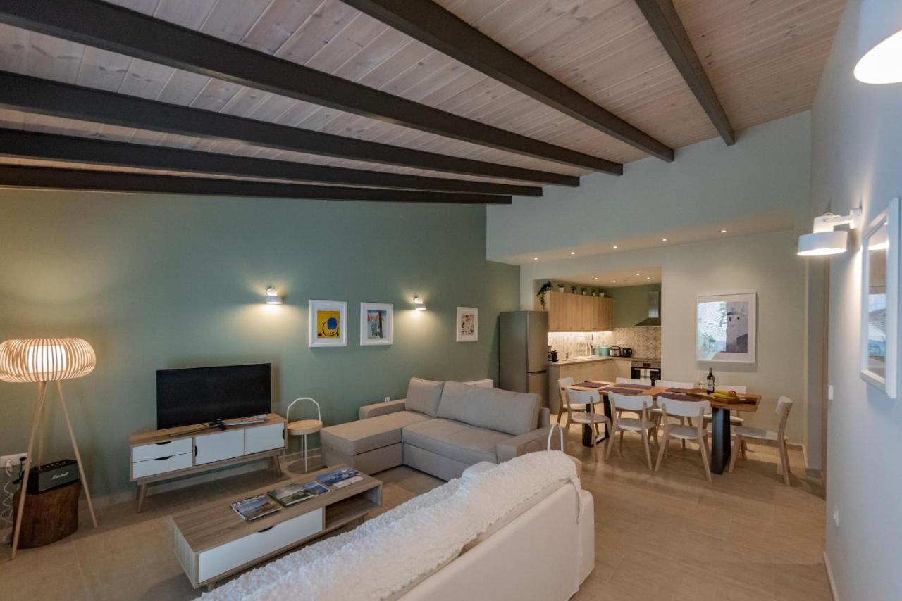 Linas Home - Kalamata Mediterranean Villas מראה חיצוני תמונה